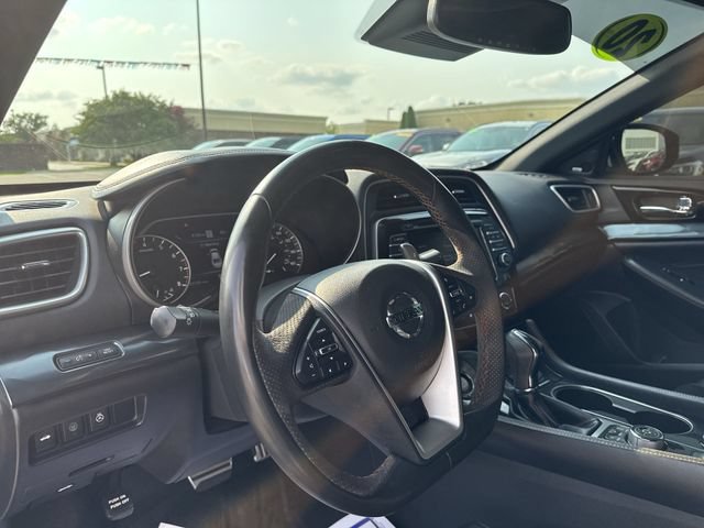 Used 2020 Nissan Maxima SR w/ Sport Mat Group FWD image 9
