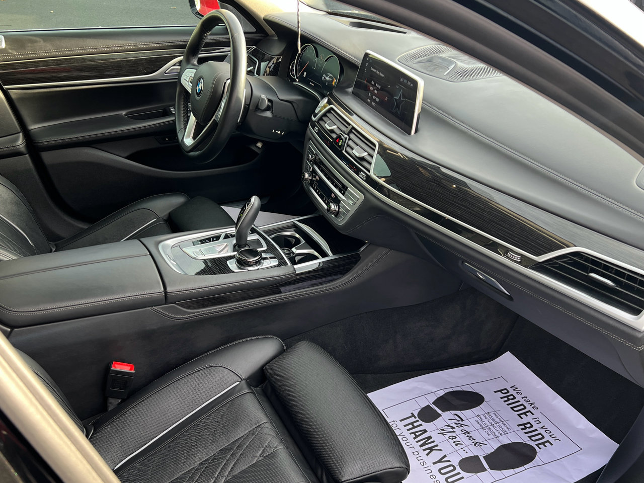 Used 2019 BMW 750i w/ Executive Package image 37