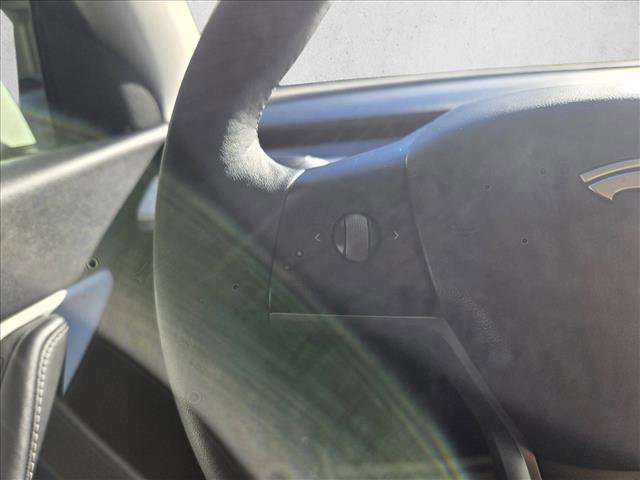 Used 2021 Tesla Model Y Long Range image 14