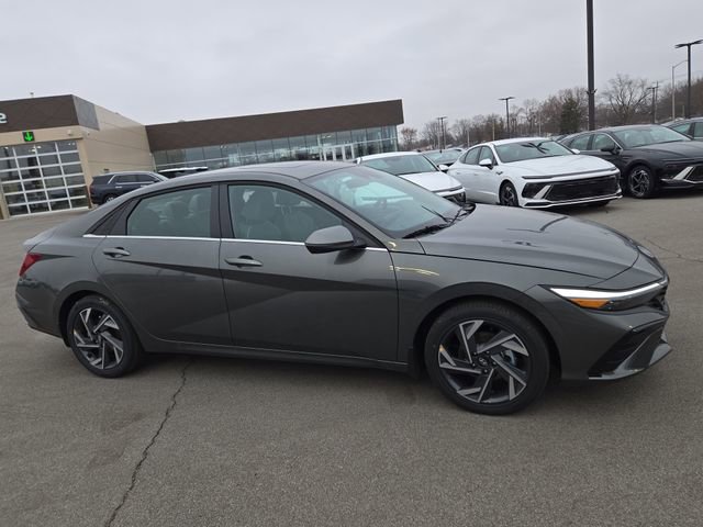 New 2026 Hyundai Elantra Limited image 5