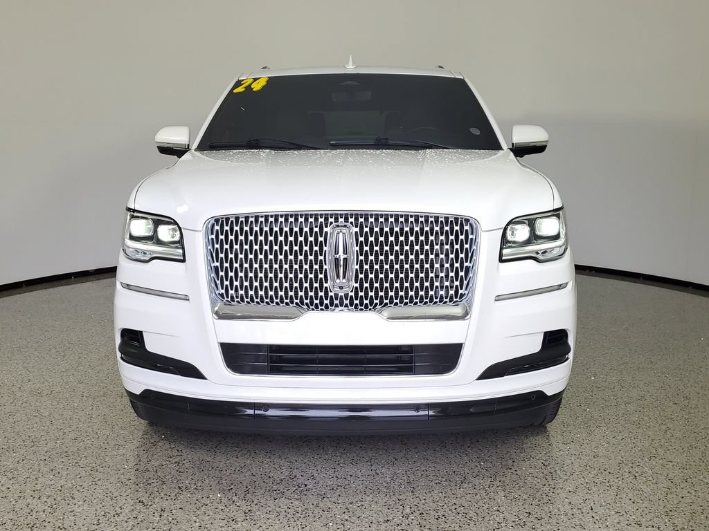Certified 2024 Lincoln Navigator Reserve w/ Monochromatic Package AWD/4WD image 2