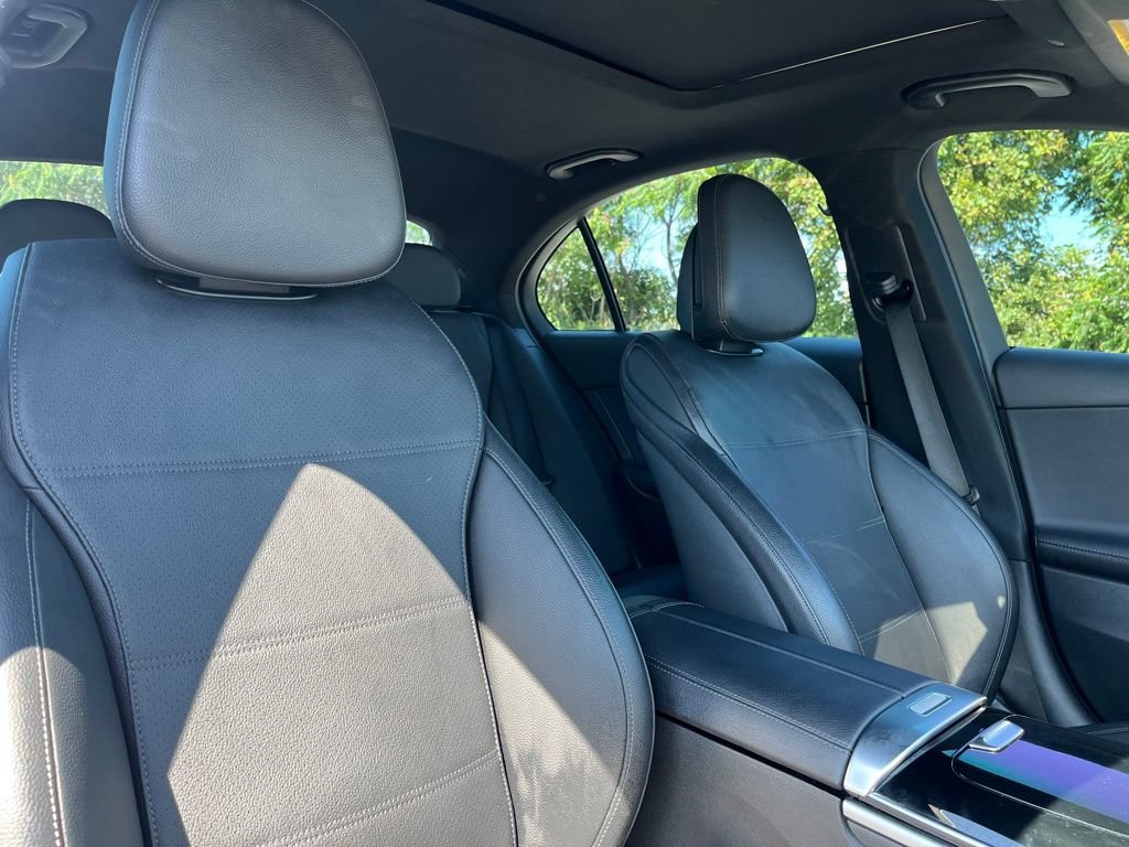 Used 2025 Mercedes-Benz C 300 4MATIC Sedan image 27