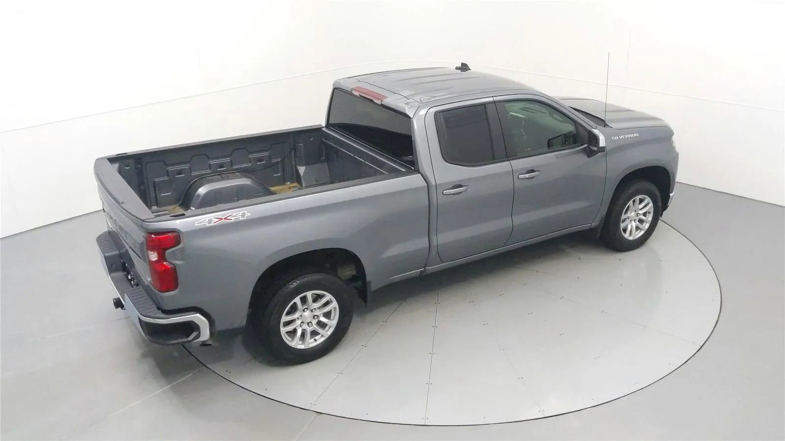 Used 2021 Chevrolet Silverado 1500 LT AWD/4WD image 41