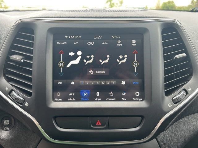 Used 2022 Jeep Cherokee Latitude Lux w/ Sun & Sound Group AWD/4WD image 24