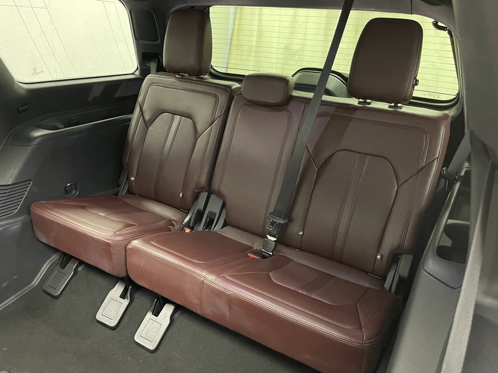 Used 2023 Ford Expedition Limited image 16