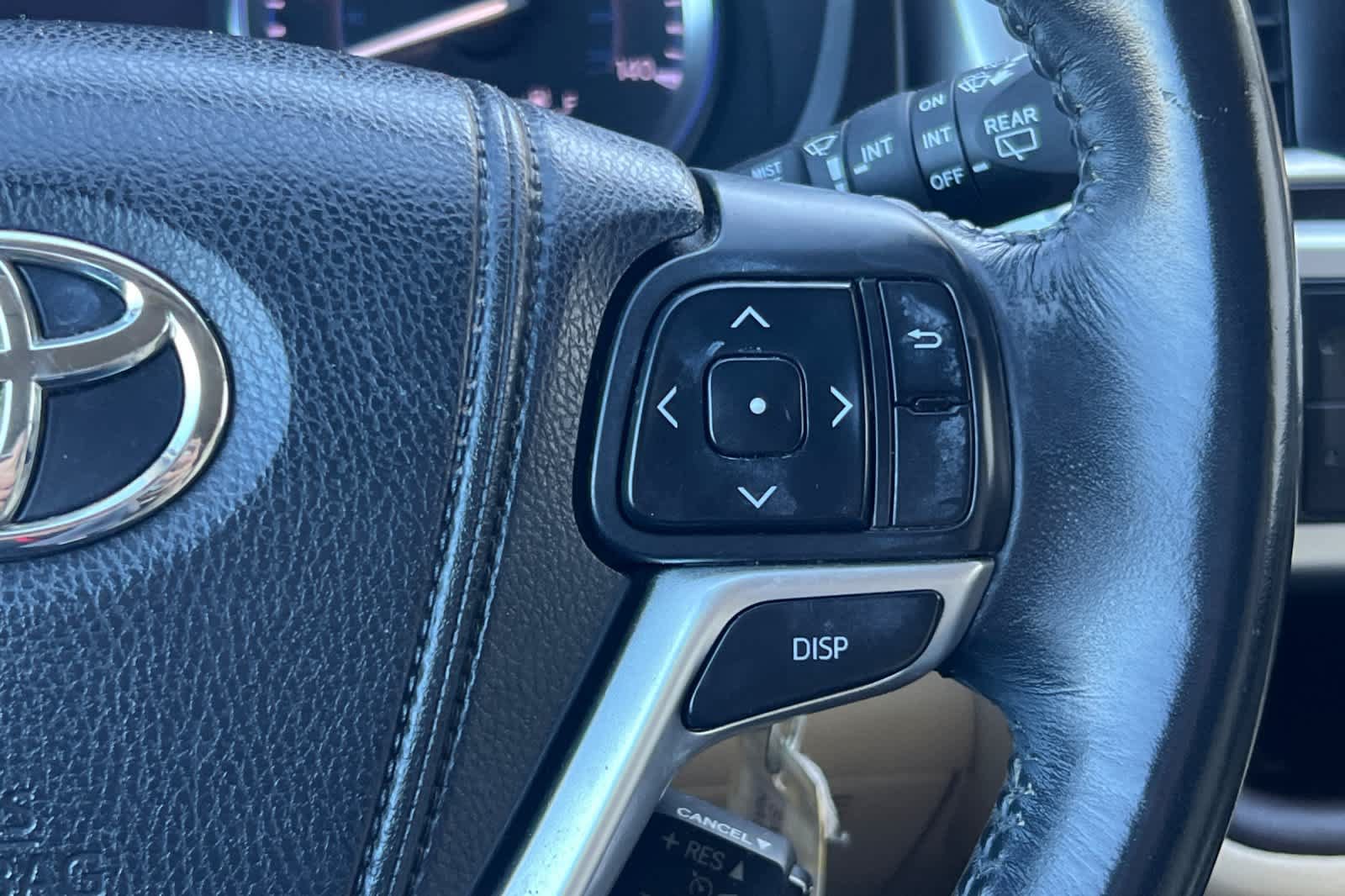 Used 2014 Toyota Highlander Plus FWD image 27