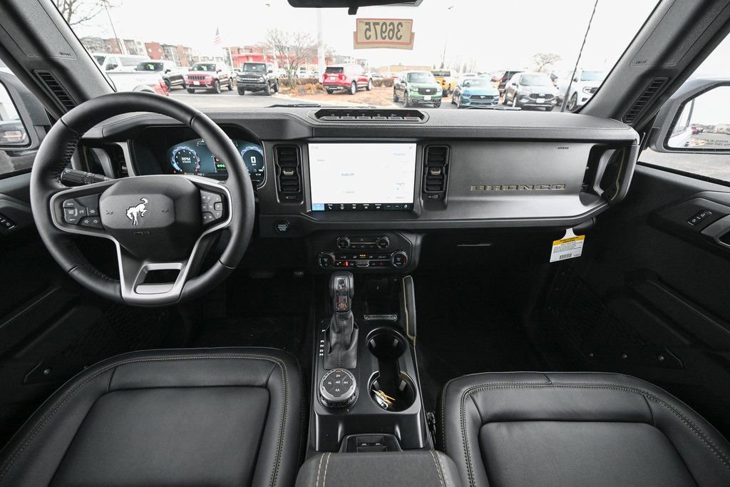 New 2025 Ford Bronco Badlands image 25