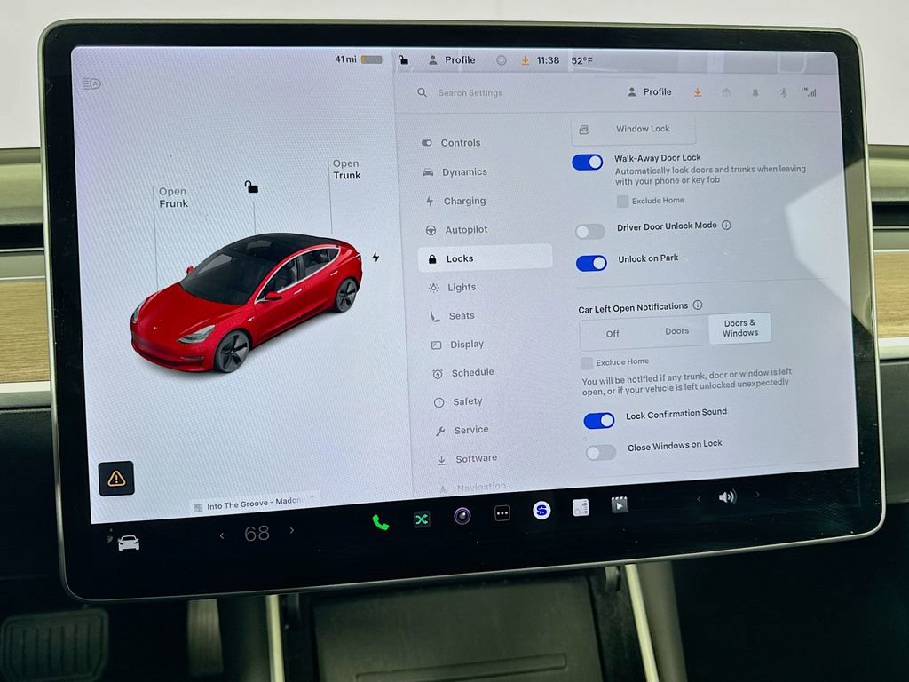 Used 2018 Tesla Model 3 Long Range image 17