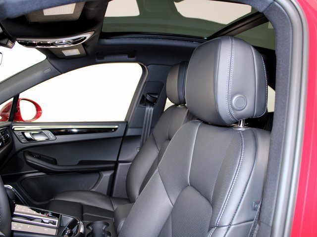 New 2026 Porsche Macan image 20