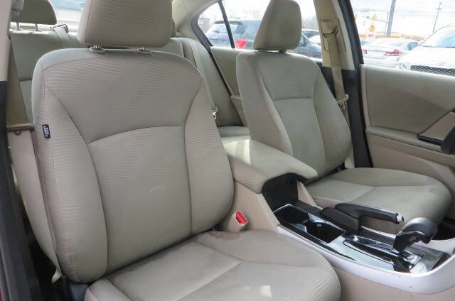Used 2016 Honda Accord LX image 35