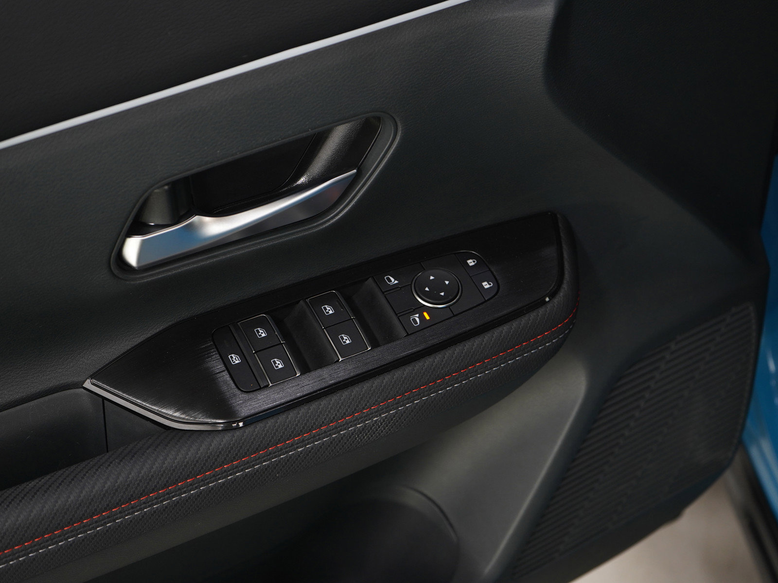 Used 2025 Nissan Kicks SR image 20