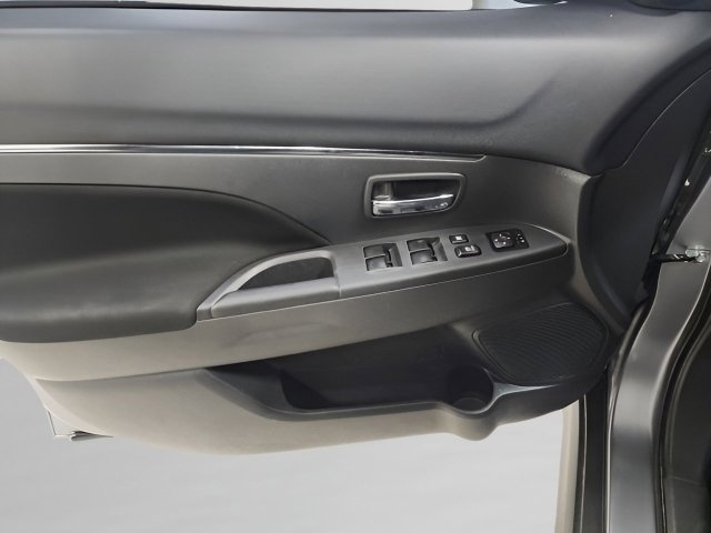 Used 2025 Mitsubishi Outlander Sport AWD image 25
