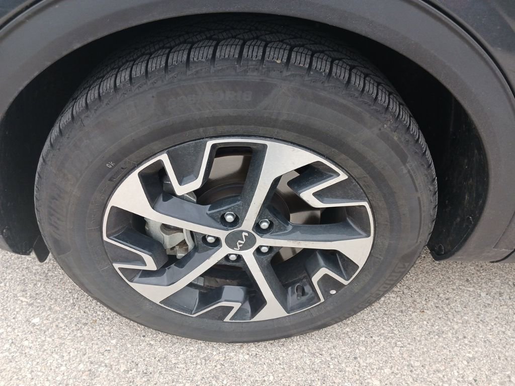 Used 2023 Kia Sportage EX image 35