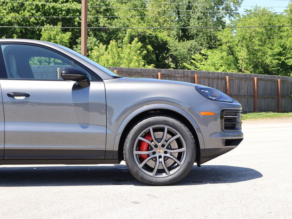 Certified 2024 Porsche Cayenne S AWD/4WD image 10