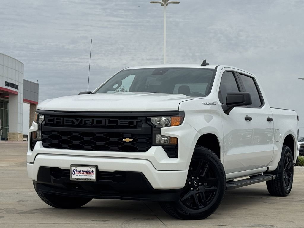 Used 2022 Chevrolet Silverado 1500 Custom RWD image 2