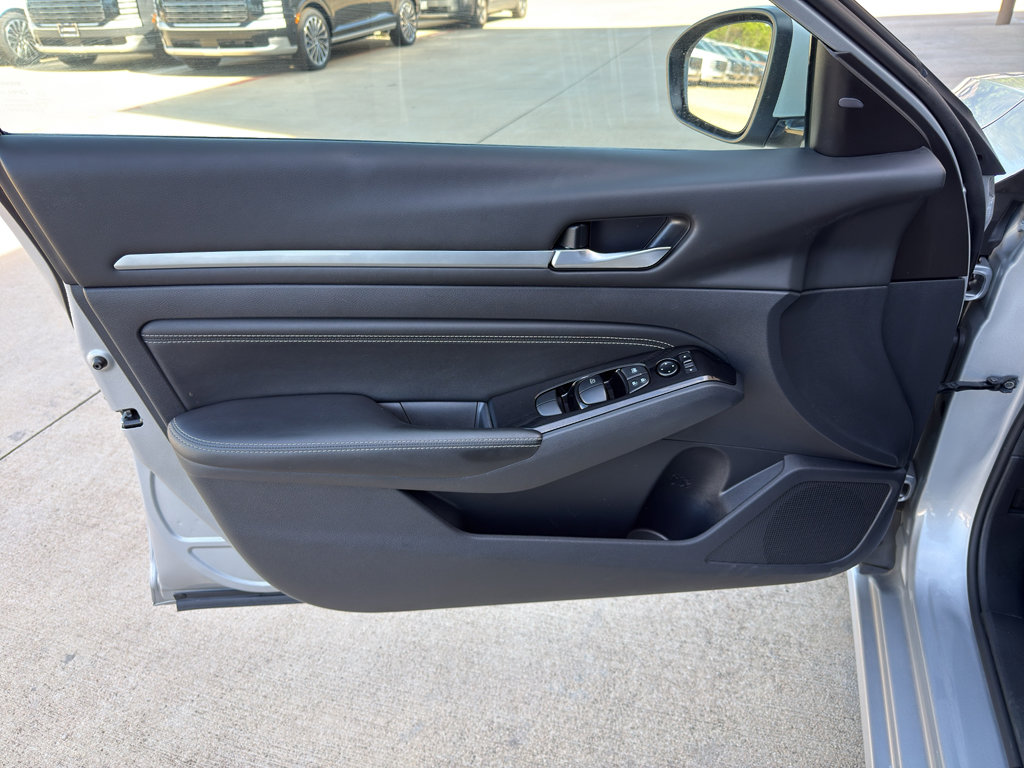 Used 2023 Nissan Altima 2.5 SL image 9