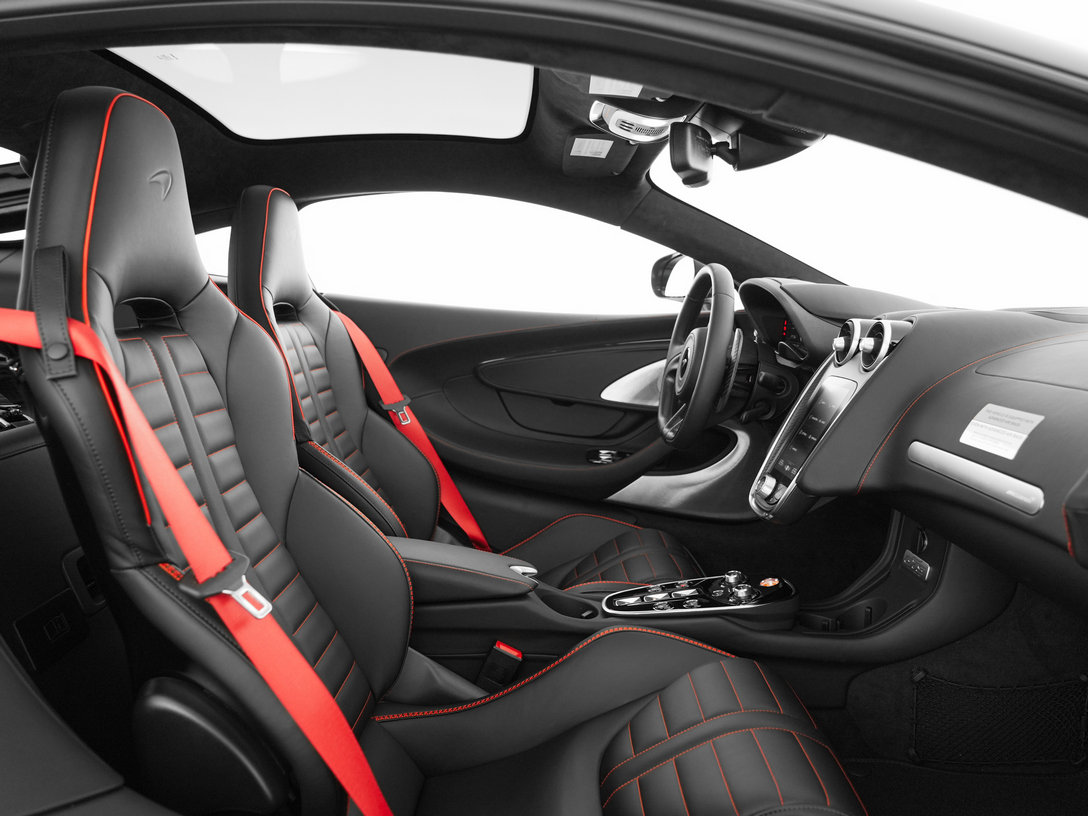 New 2026 McLaren GTS RWD image 22