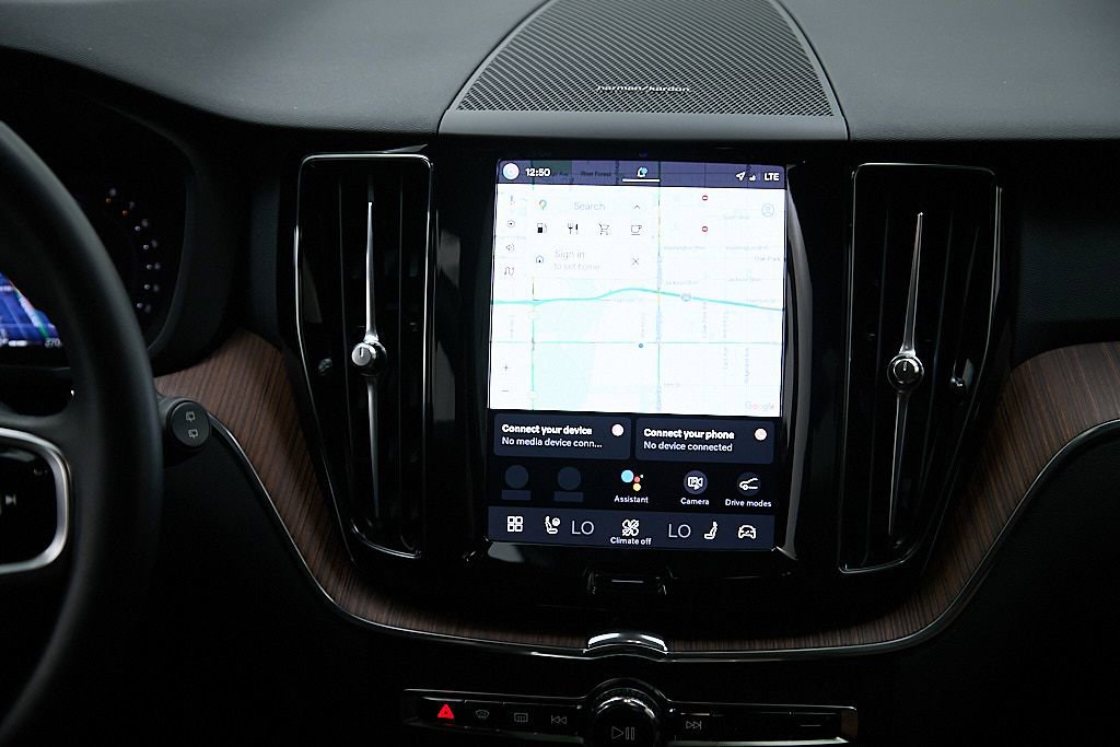 Used 2023 Volvo XC60 B5 Plus w/ Climate Package image 27