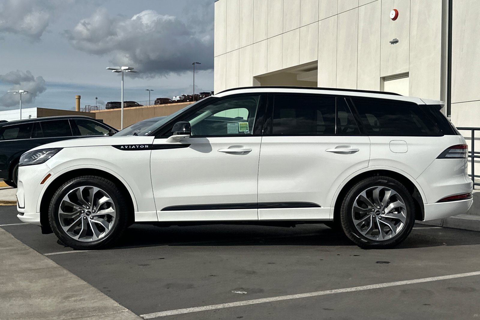 New 2026 Lincoln Aviator Premiere w/ Jet Appearance Package image 6