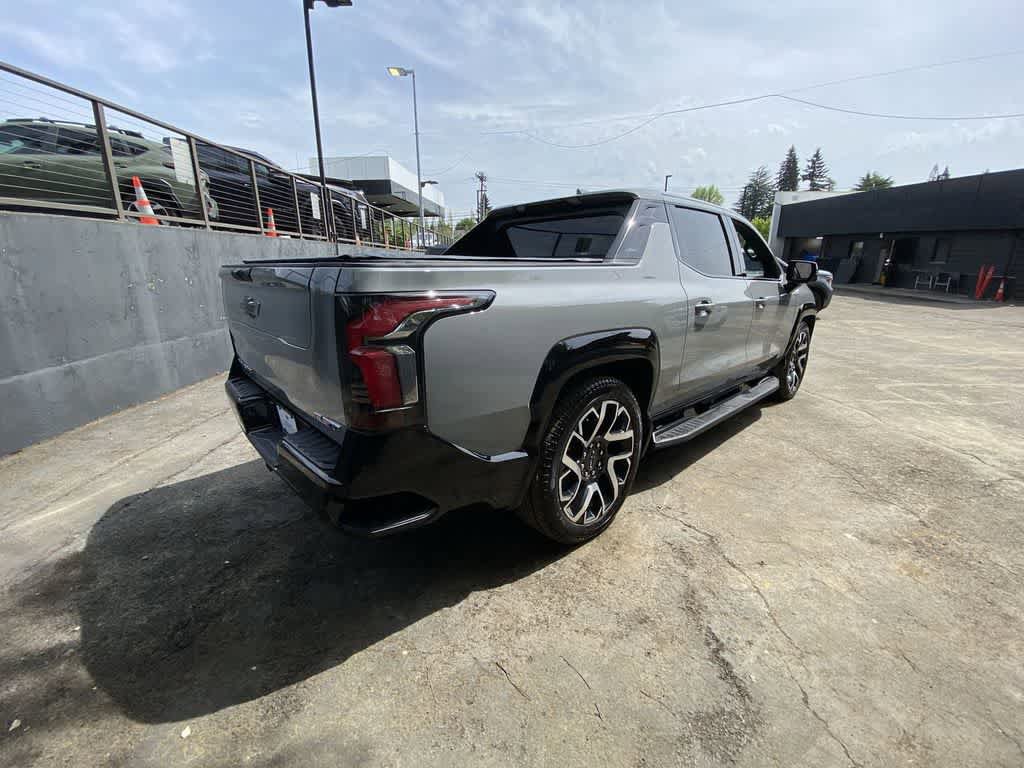 Used 2025 Chevrolet Silverado EV RST AWD/4WD image 6