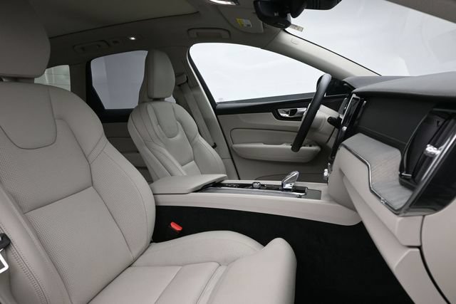 Used 2024 Volvo XC60 B5 Ultimate w/ Climate Package AWD/4WD image 36