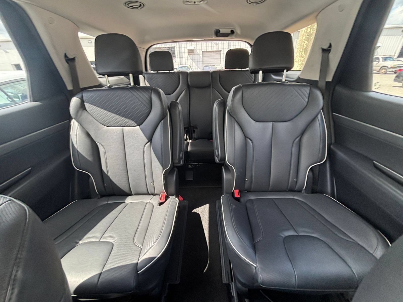 Used 2024 Hyundai Palisade SEL FWD image 41