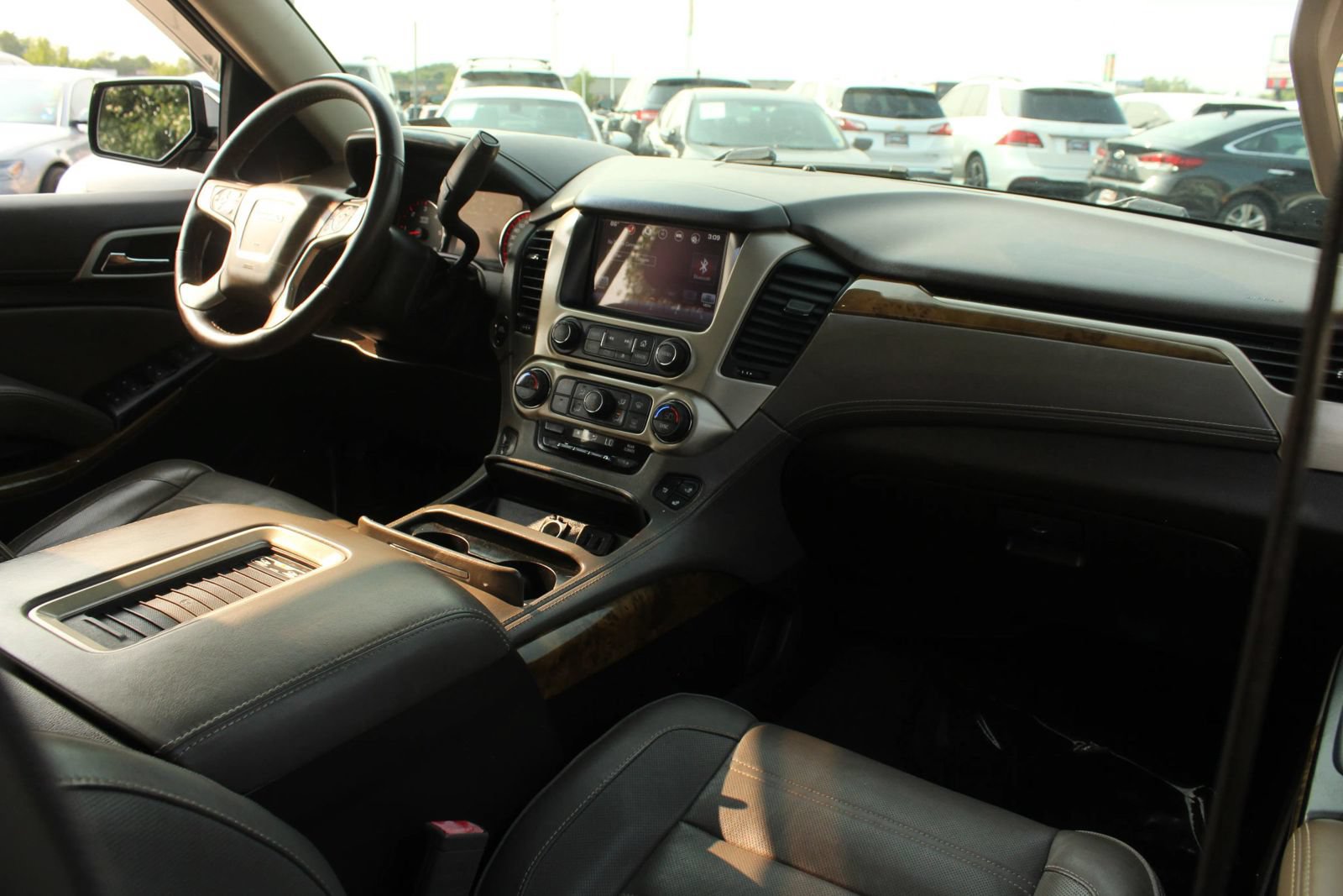 Used 2016 GMC Yukon XL Denali w/ Open Road Package AWD/4WD image 26