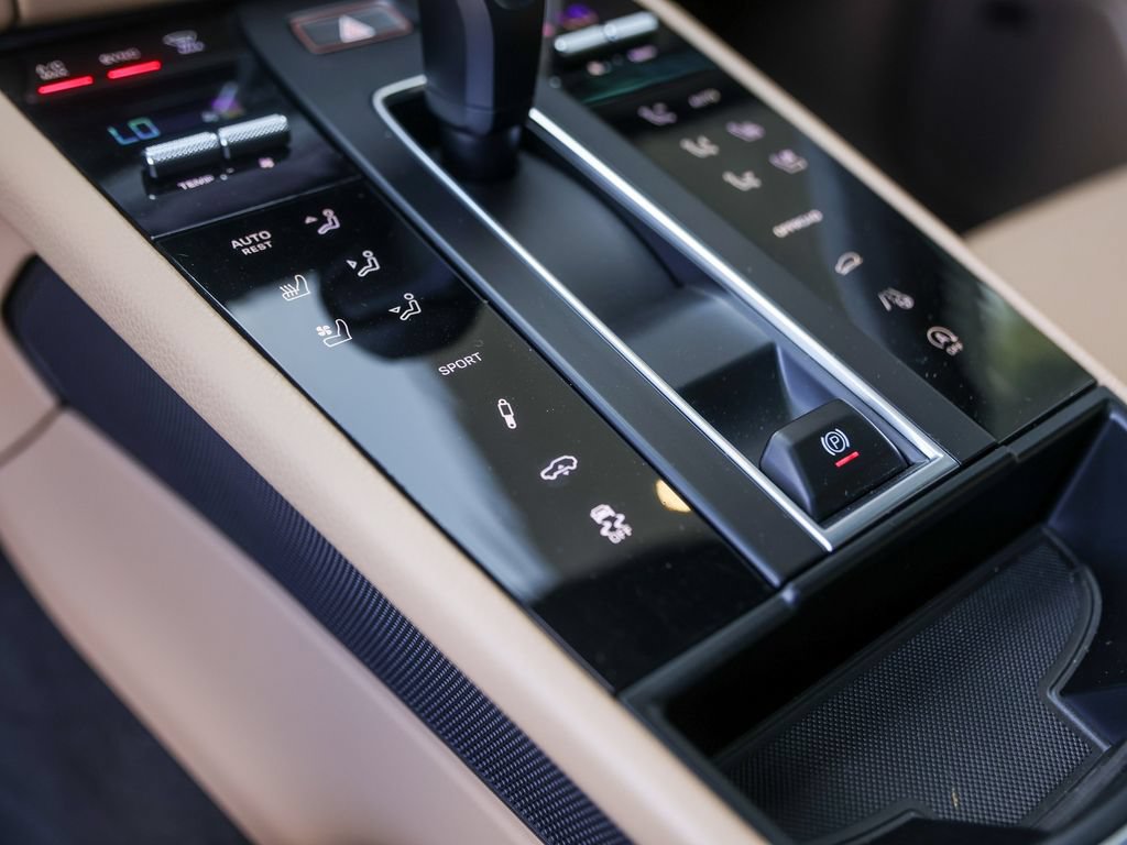 Certified 2026 Porsche Macan AWD/4WD image 24