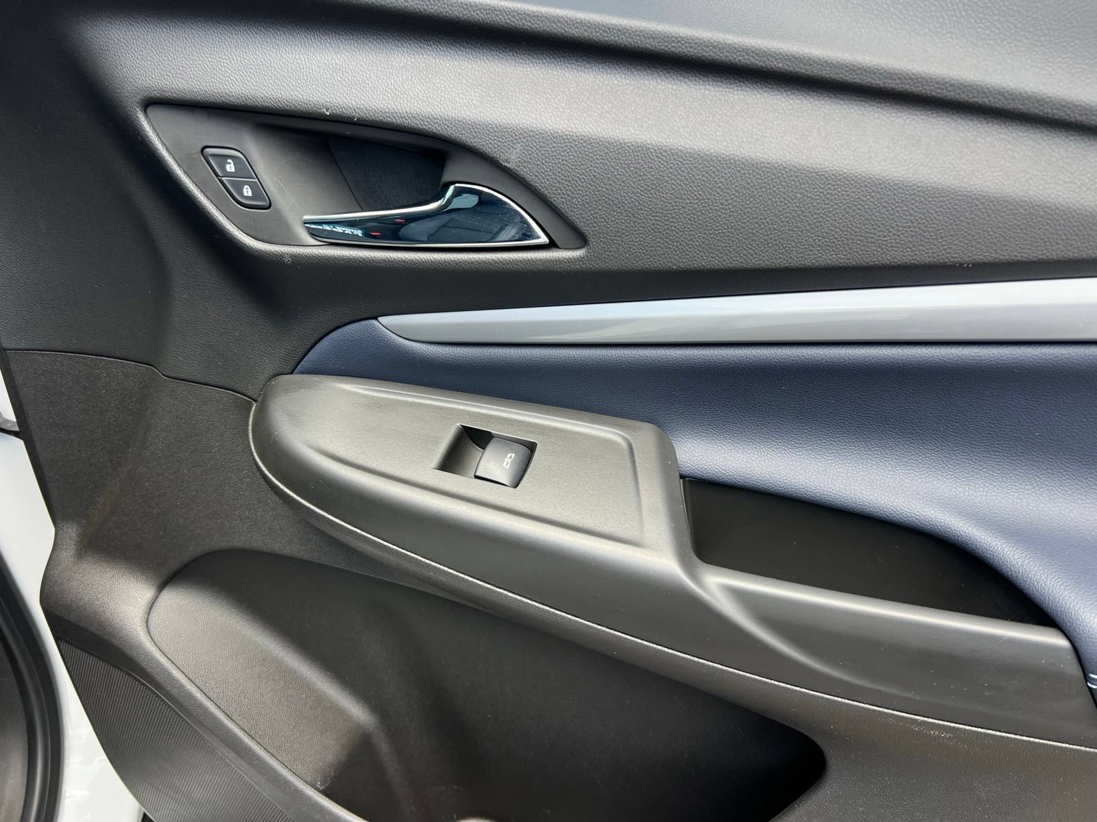 Used 2022 Chevrolet Bolt EUV Premier w/ Super Cruise Package FWD image 52