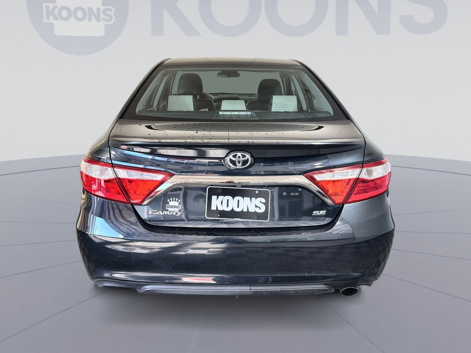 Used 2017 Toyota Camry SE image 5