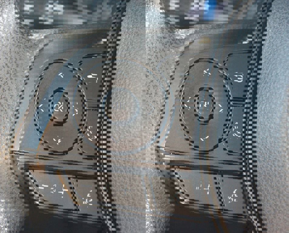 Used 2019 Toyota RAV4 XLE image 9