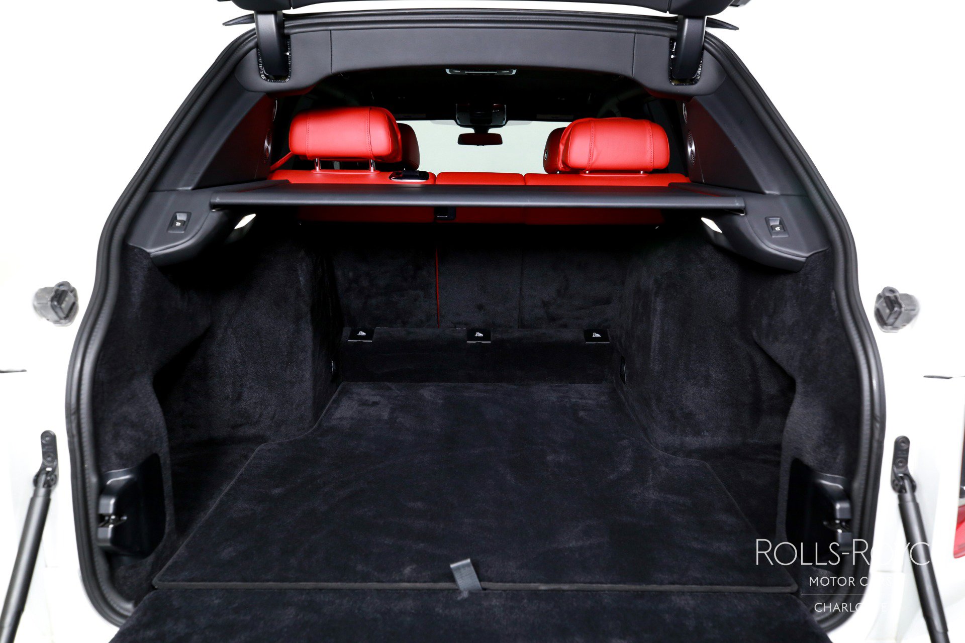 Used 2021 Rolls-Royce Cullinan Black Badge image 24