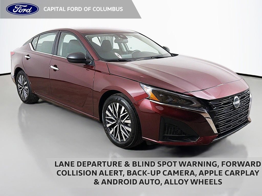 Used 2025 Nissan Altima 2.5 SV FWD image 1