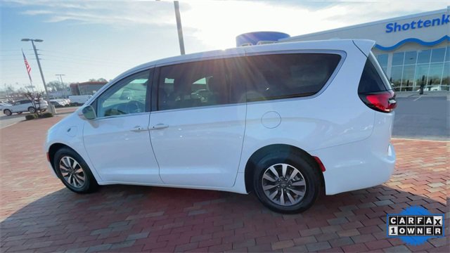 Used 2022 Chrysler Pacifica Touring-L image 7