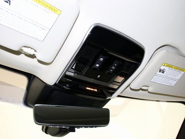 Used 2022 Land Rover Range Rover Long Wheelbase SE image 27