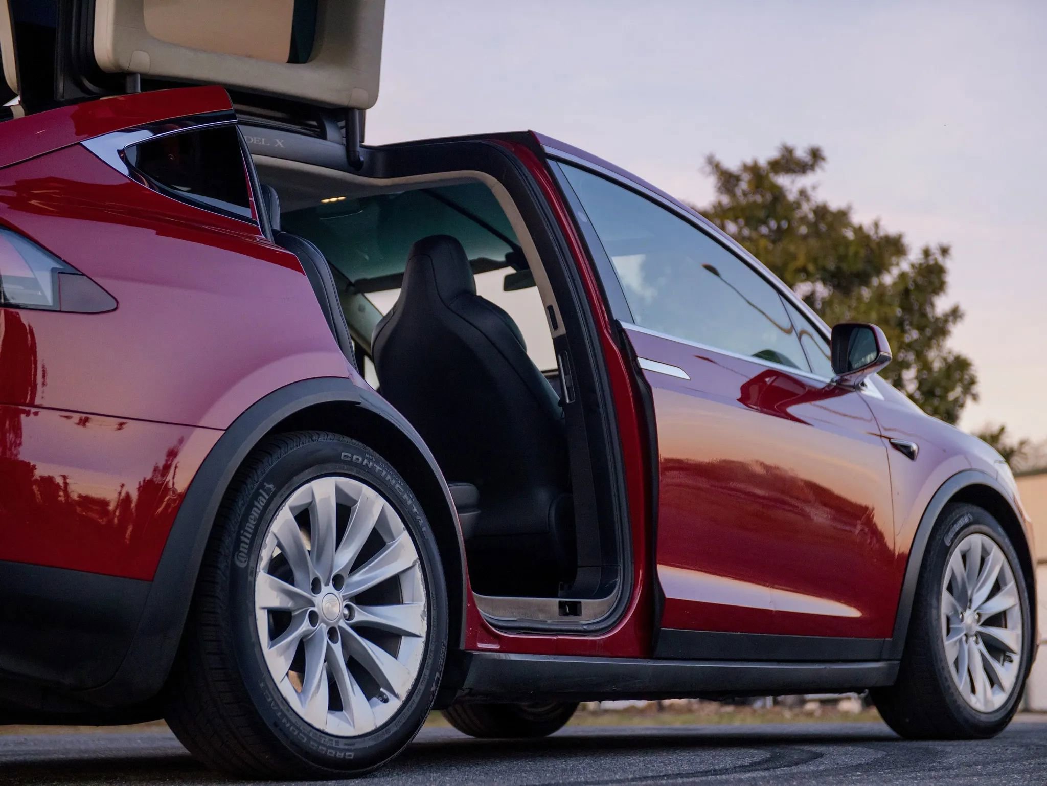 Used 2017 Tesla Model X 75D AWD/4WD image 17