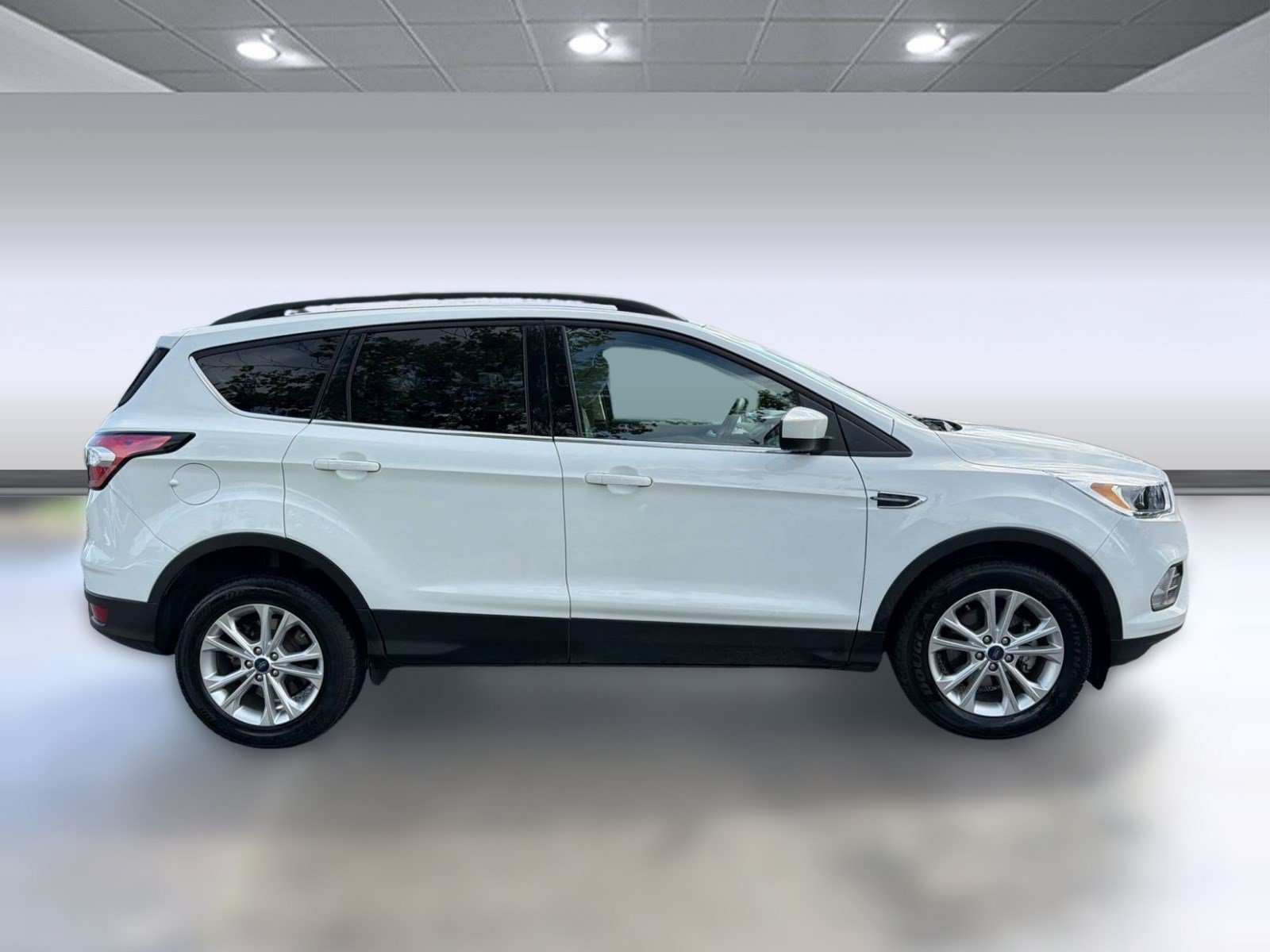 Used 2018 Ford Escape SE w/ SE Sync 3 Package FWD image 8