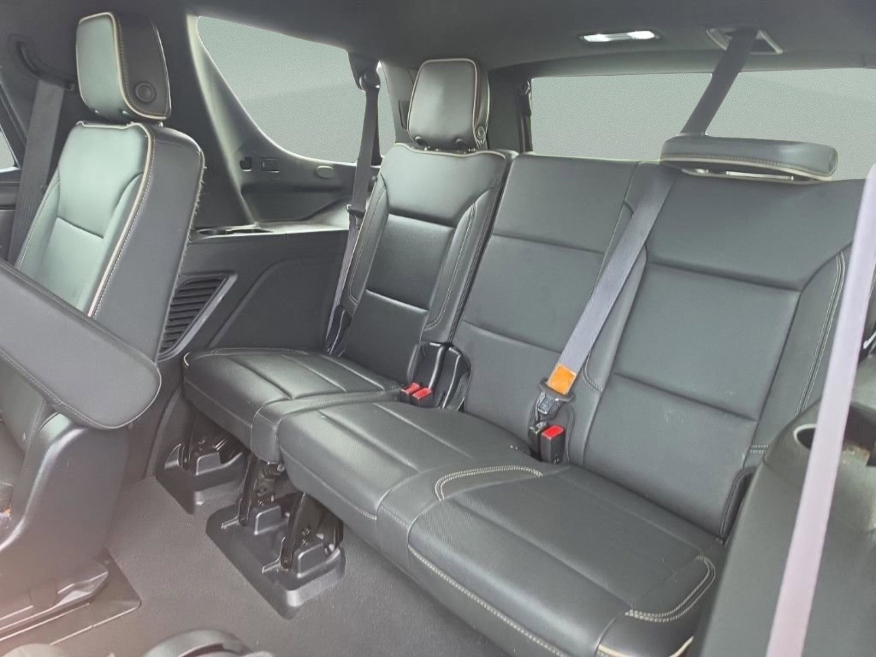 Used 2023 GMC Yukon SLT w/ SLT Premium Package RWD image 30