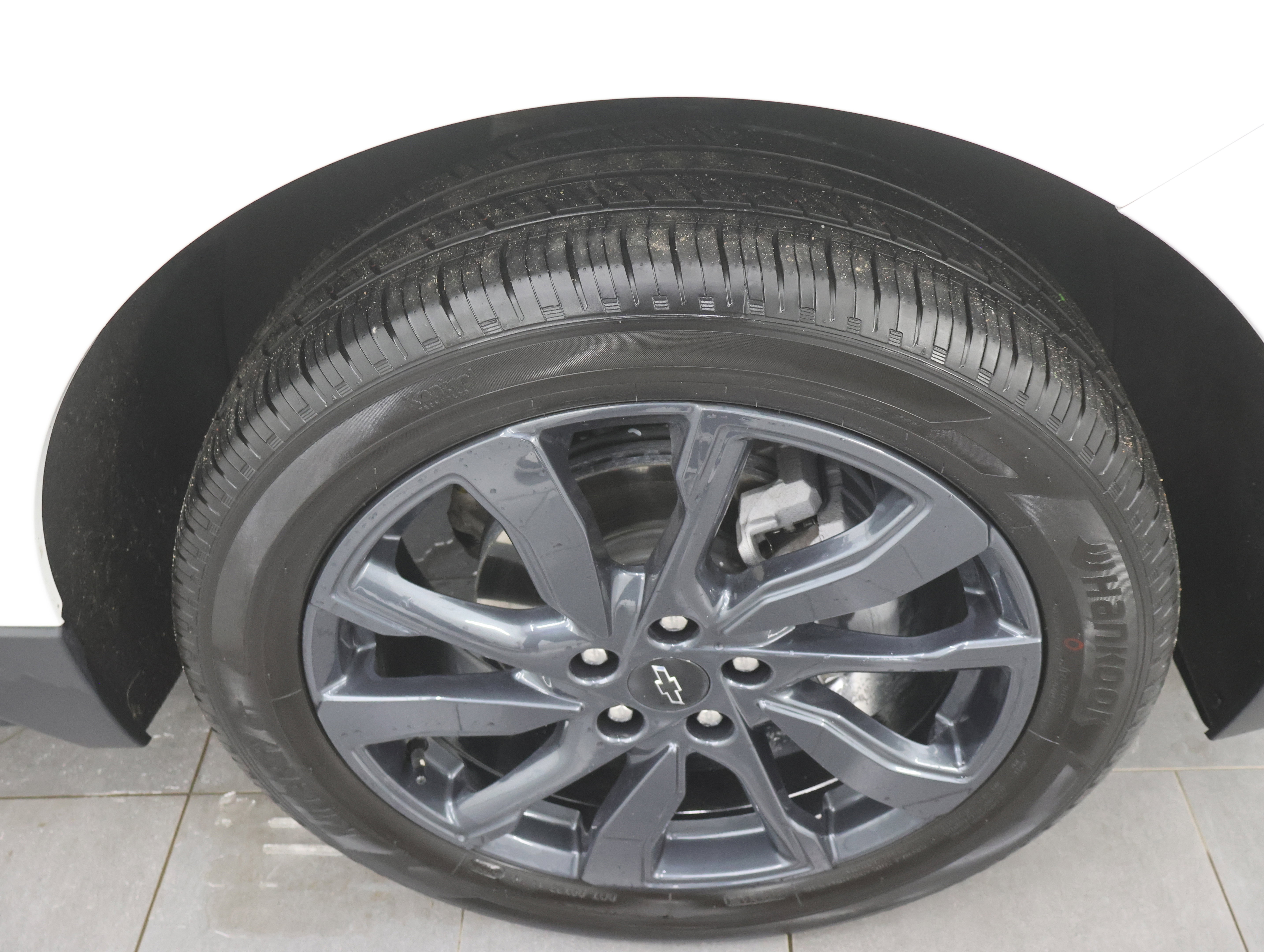 Used 2024 Chevrolet Equinox RS w/ LPO, Floor Liner Package image 3