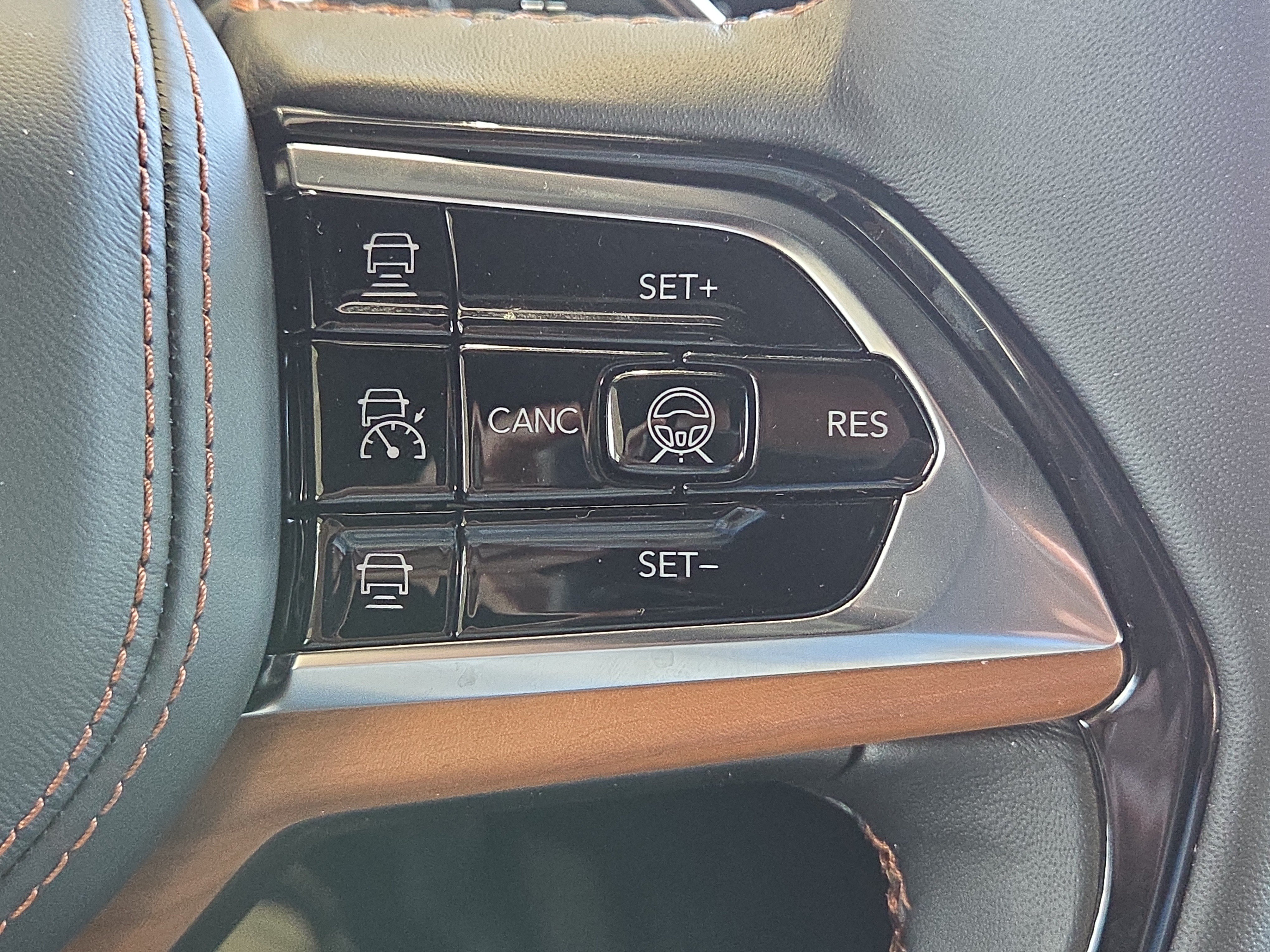 New 2025 Jeep Grand Cherokee L Summit AWD/4WD image 27