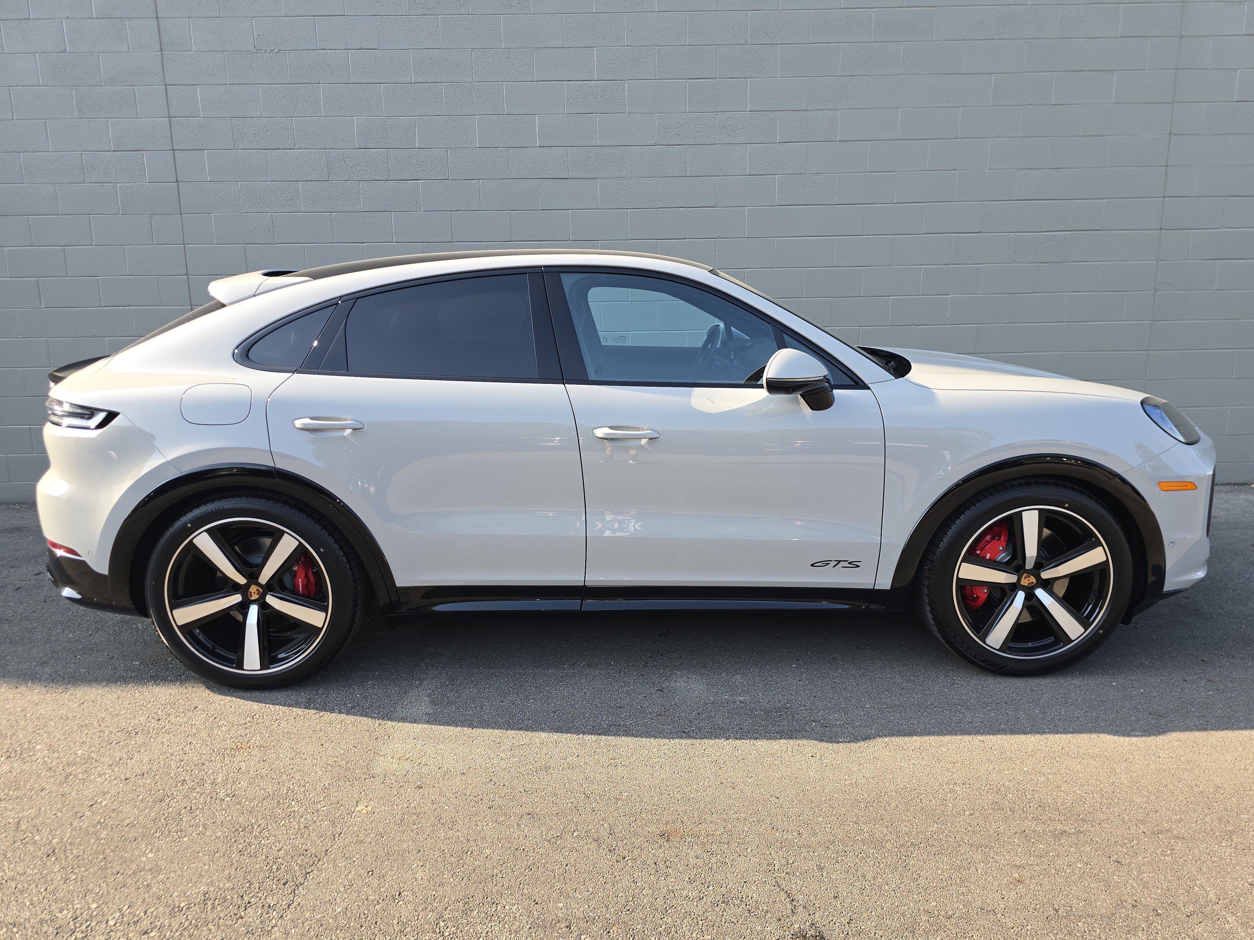 New 2026 Porsche Cayenne GTS AWD/4WD image 17