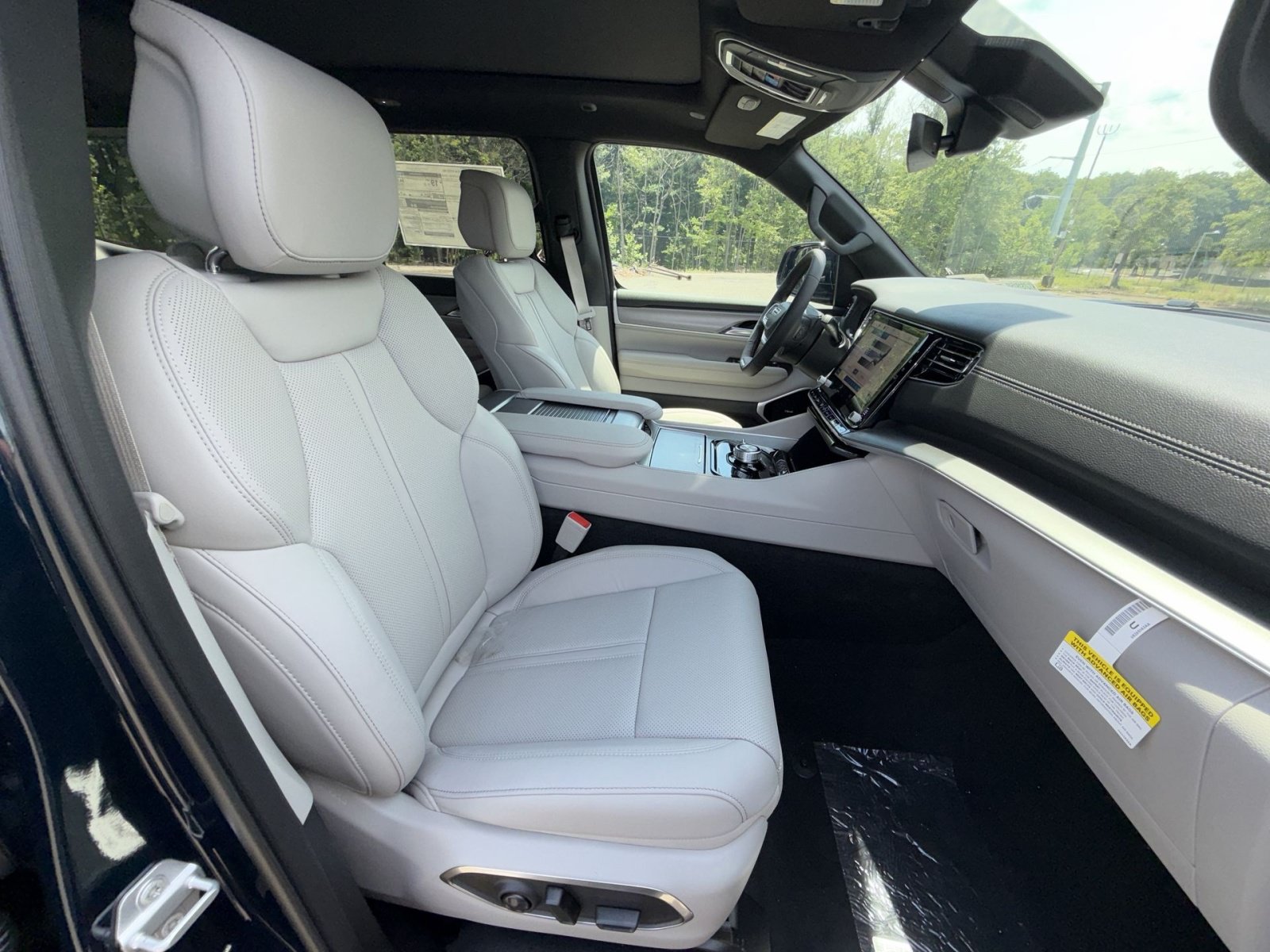 New 2026 Jeep Grand Wagoneer Limited w/ Premium Group II AWD/4WD image 27
