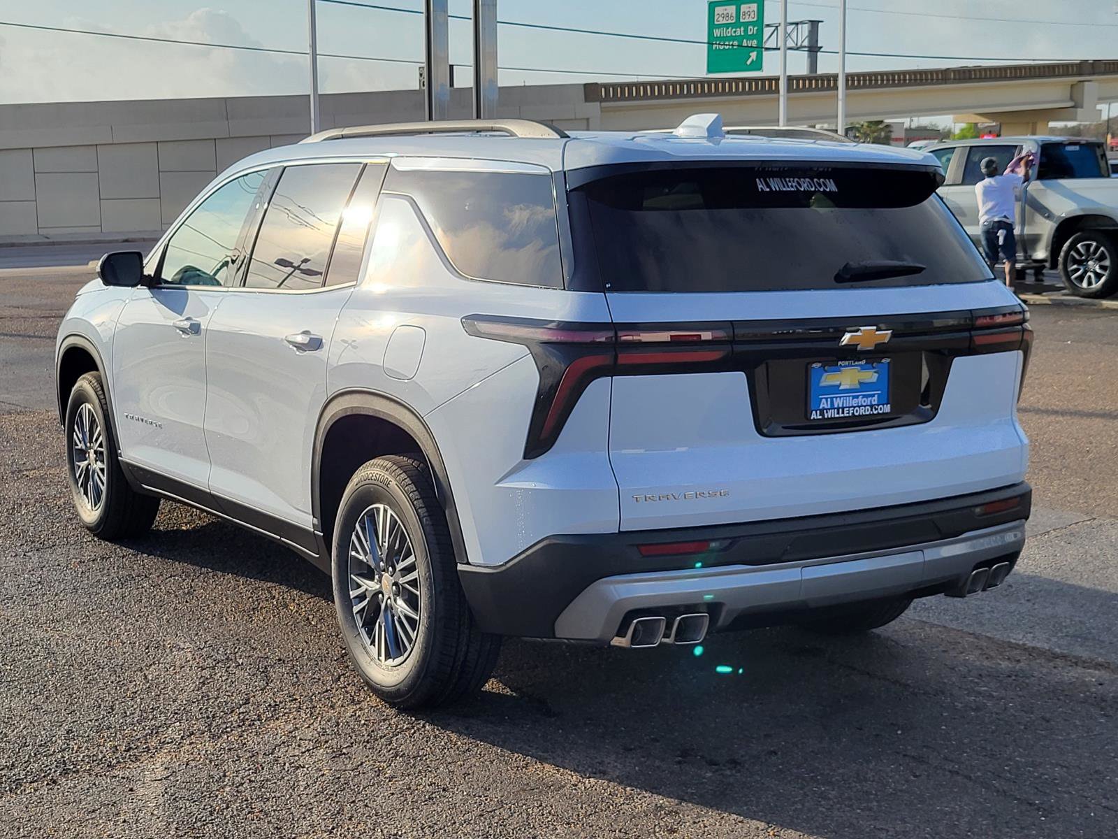 New 2026 Chevrolet Traverse LT image 3