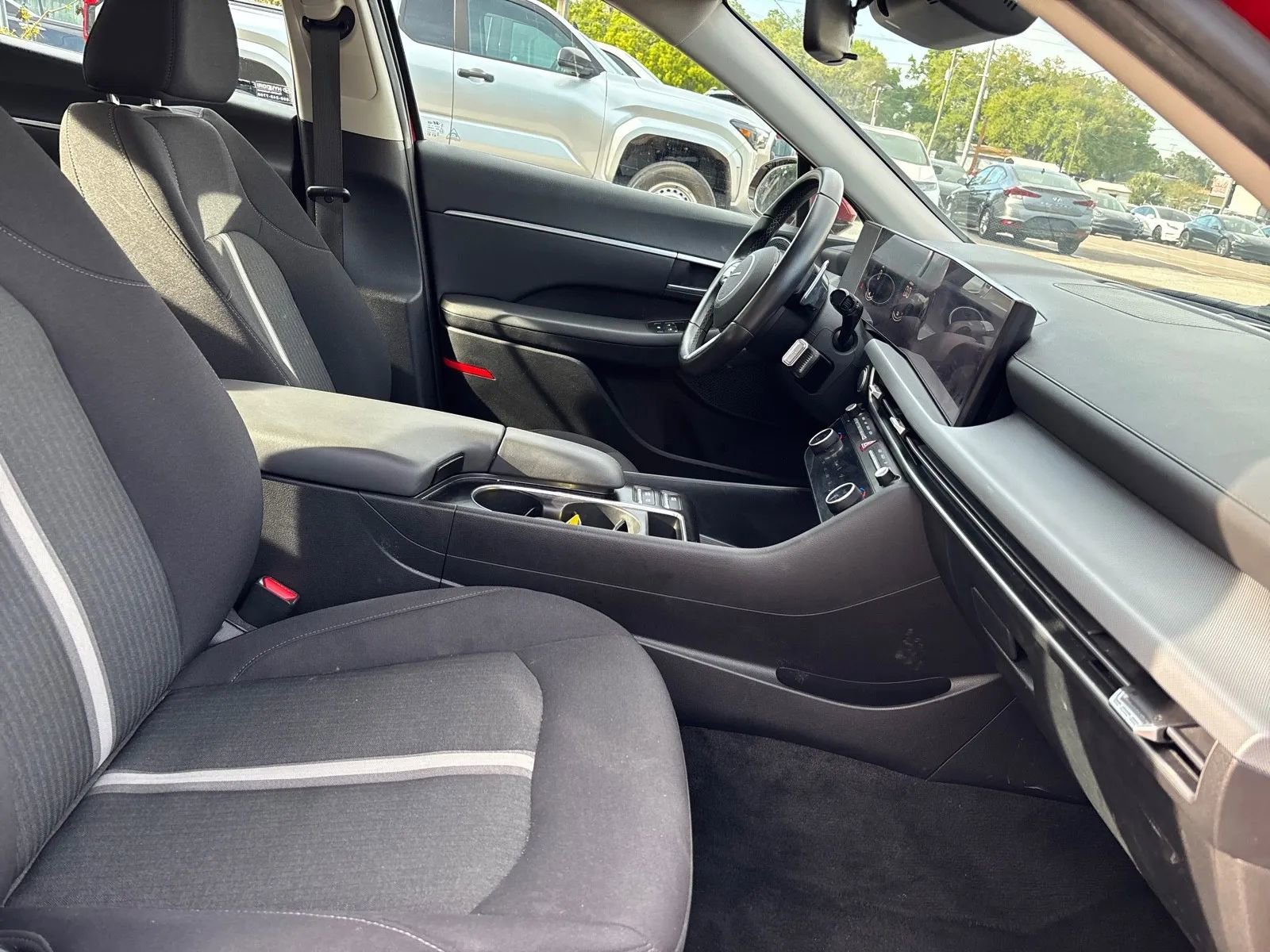 Used 2025 Hyundai Sonata SEL FWD image 13