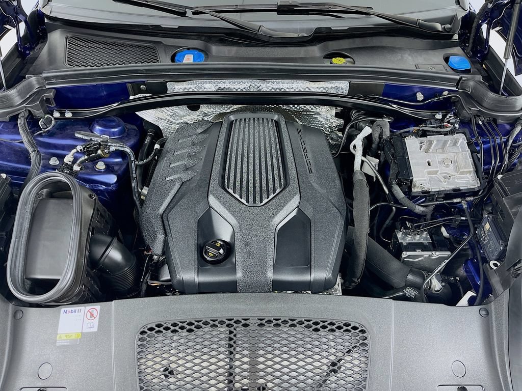 Certified 2023 Porsche Macan Turbo AWD/4WD image 25