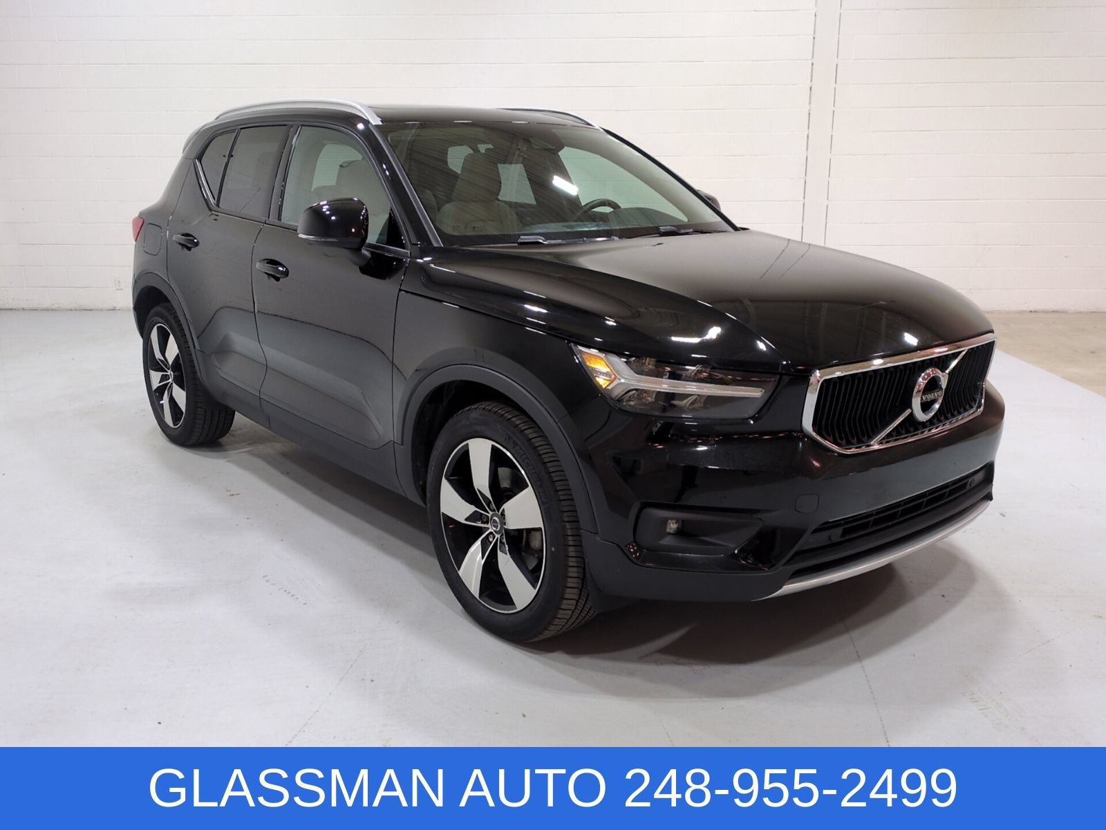 Used 2022 Volvo XC40 T5 Momentum w/ Premium Package