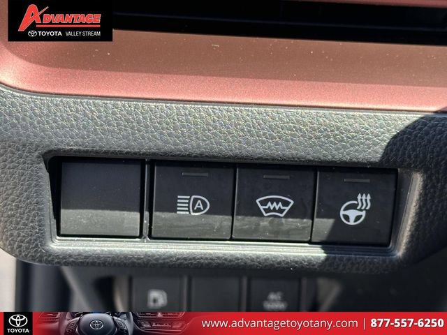 Used 2024 Toyota Prius Prime FWD image 20
