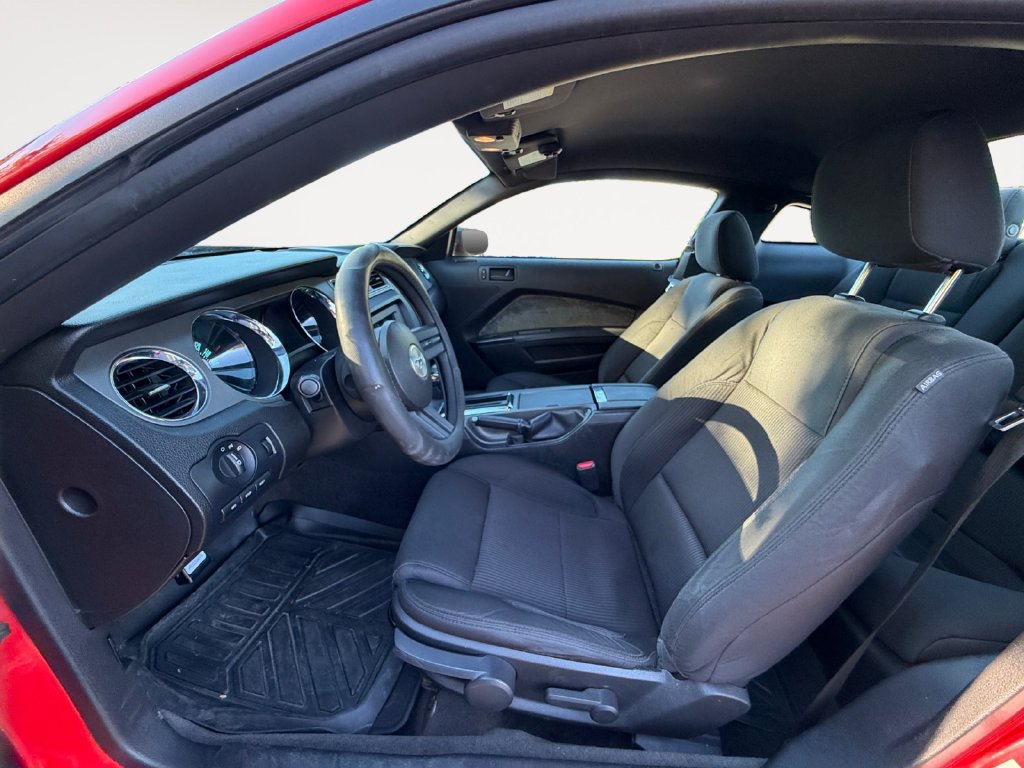Used 2011 Ford Mustang Coupe w/ 101A Rapid Spec Order Code RWD image 10