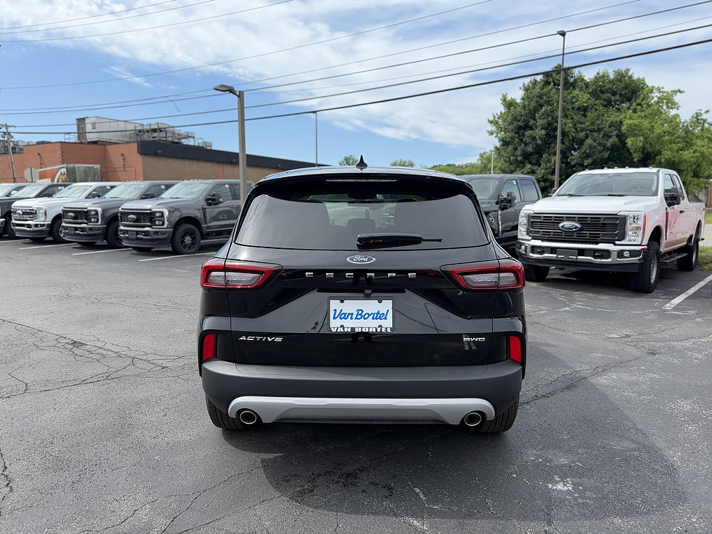 Used 2025 Ford Escape Active w/ Cold Weather Package AWD/4WD image 5