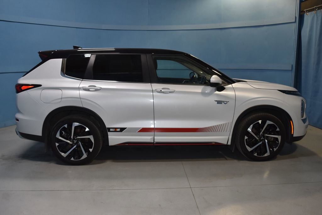Used 2024 Mitsubishi Outlander Ralliart image 25